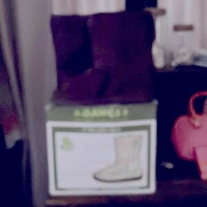 NWB faux fur Ugg type boots